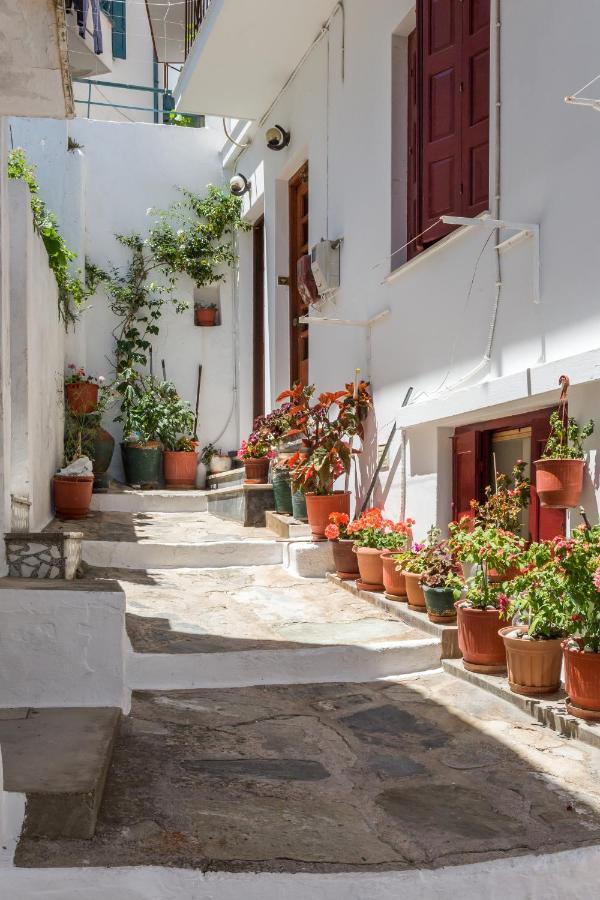 Cath'S Guesthouse Skopelos Extérieur photo